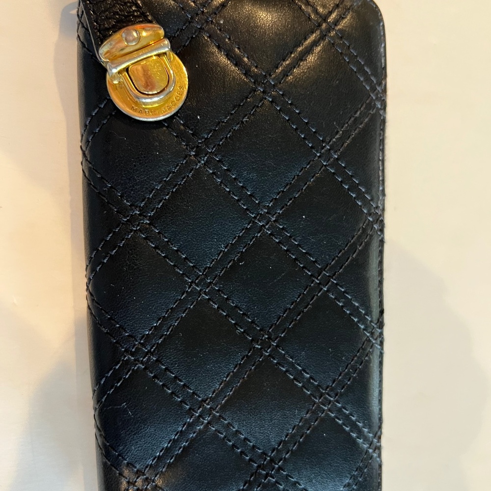 Marc Jacobs quilted black wallet zip